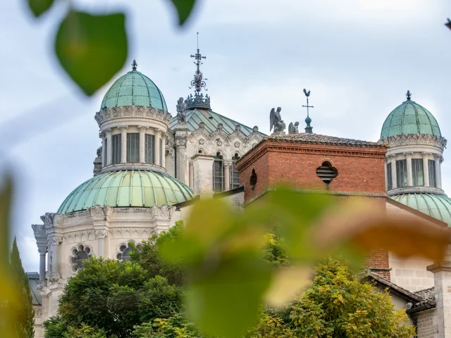 Vue sur la Basilique Saint-Sixte à Ars-sur-Formans