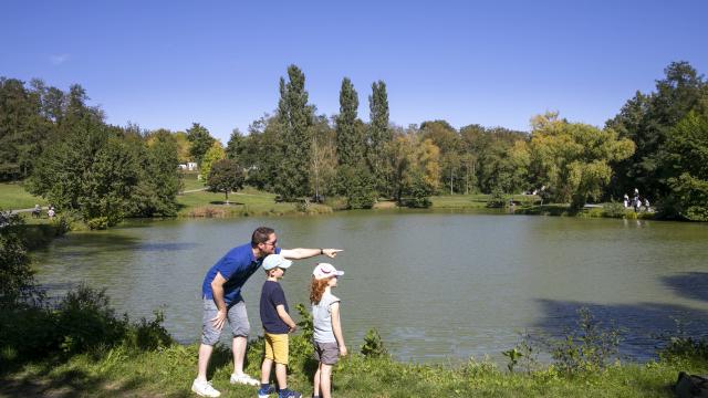 Journée en famille au Parc de Cibeins à Misérieux