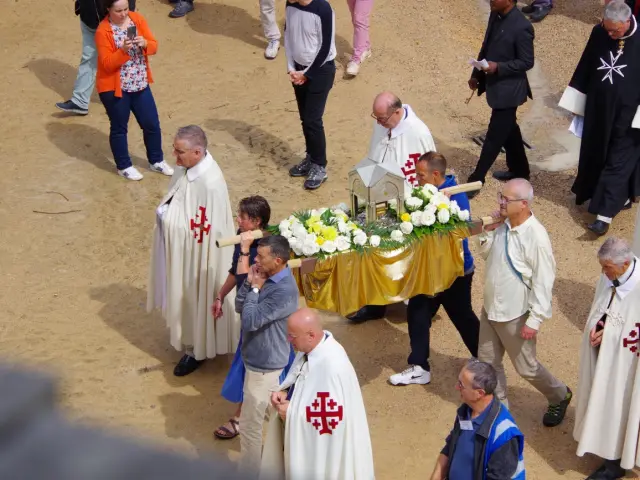 Procession à la fête 4 août du Saint Curé d'Ars