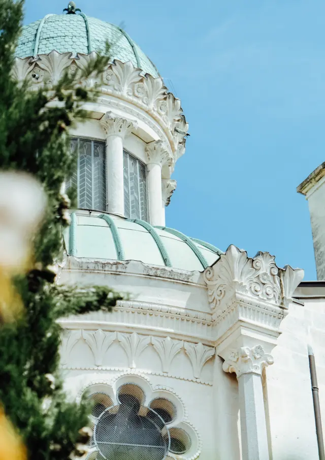 Coupole de la Basilique Saint-Sixte à Ars-sur-Formans