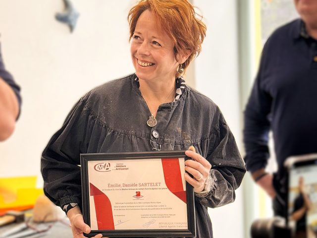 Emilie Sartelet, sculptrice sur pierre à Trévoux