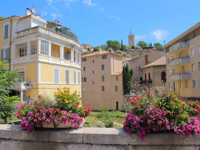 Fleurs Pont Centre Roquevaire Oti Aubagne