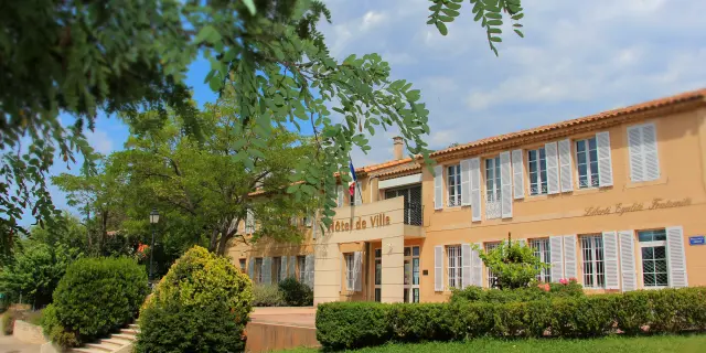 Hotel De Ville Belcodene Oti Aubagne