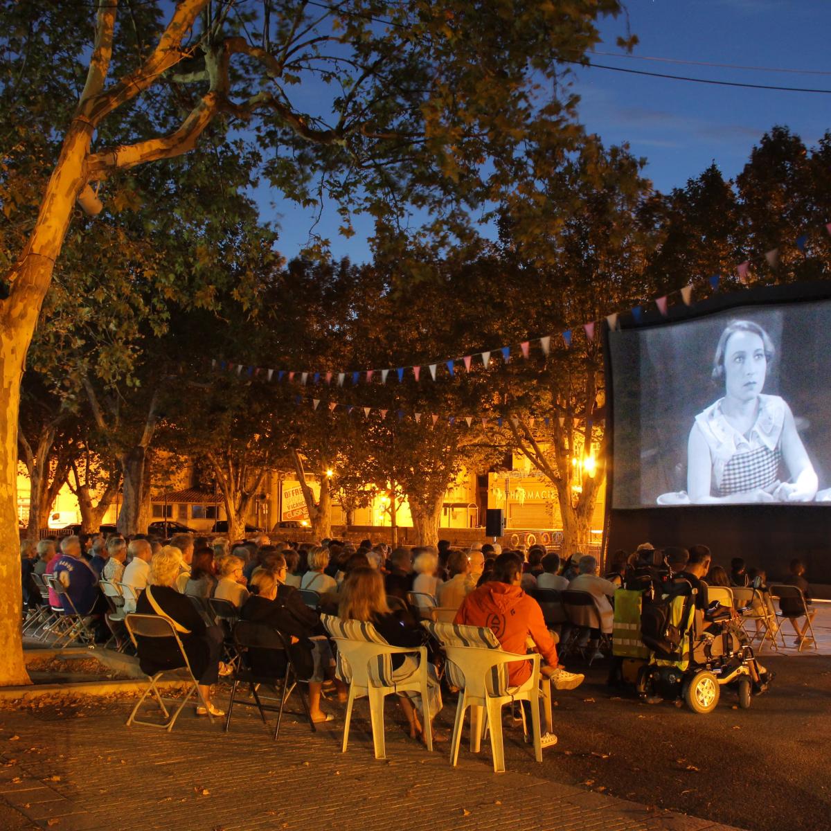 Cinéma Jean Renoir La Penne Sur Huveaune En soirée | Pays d'Aubagne et de l'Étoile