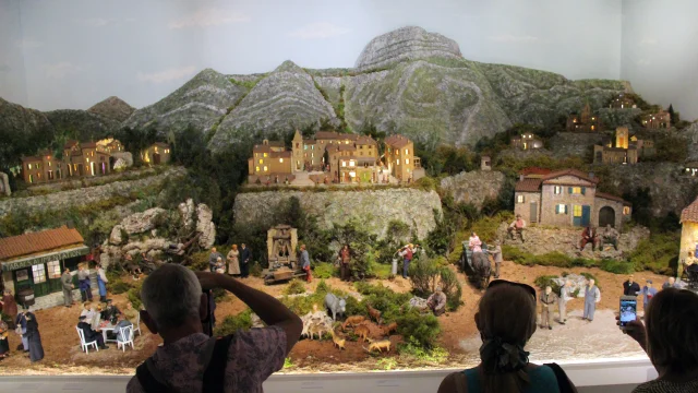 Collines Village Provençal Diorama Santons Scaturro Petit Monde Marcel Pagnol