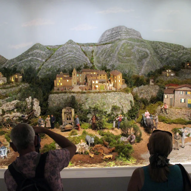 Collines Village Provençal Diorama Santons Scaturro Petit Monde Marcel Pagnol