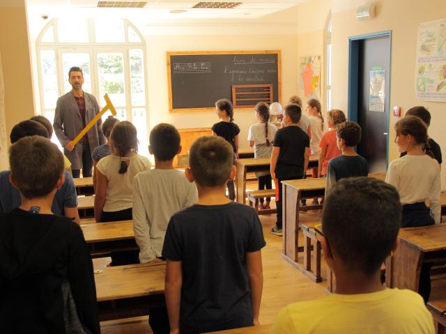 Scolaires Enfants Animation Classe Ancienne Dictee Pagnol Chateau Buzine Oti Aubagne