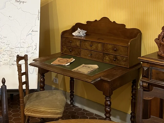 Secrétaire à la maison natale de Marcel pagnol