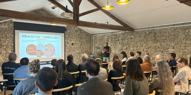 Professionnels du tourisme en conférence