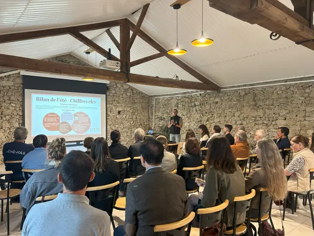 Professionnels du tourisme en conférence