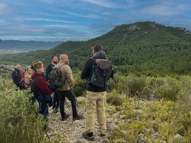 groupe de randonneurs dans le garlaban