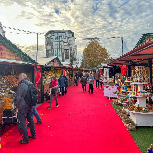 Marché aux santons et à la céramique