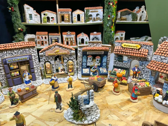 Marché aux santons et à la céramique