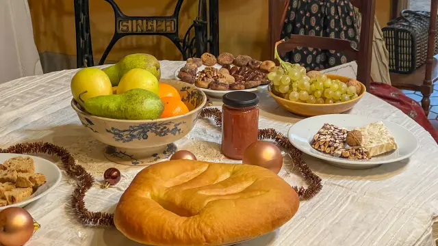 Pompe à l'huile sur la table des 13 Desserts