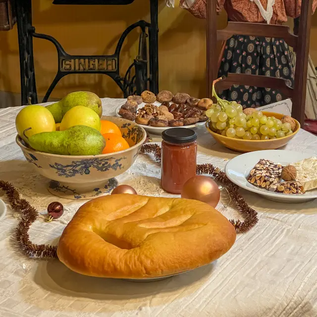 Pompe à l'huile sur la table des 13 Desserts