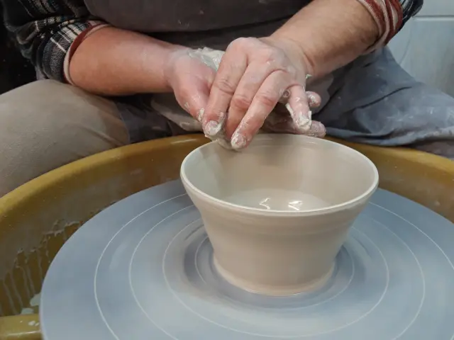 Atelier Argile Et Le Gris Devient Bleu