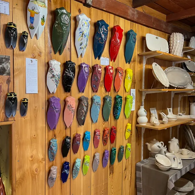 Cigales de la faïencerie Sicard