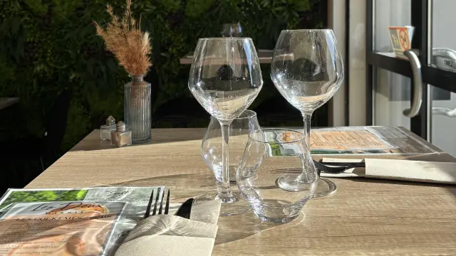 Restaurant Les Deux Minots A Belcodene@anaislevillain 3