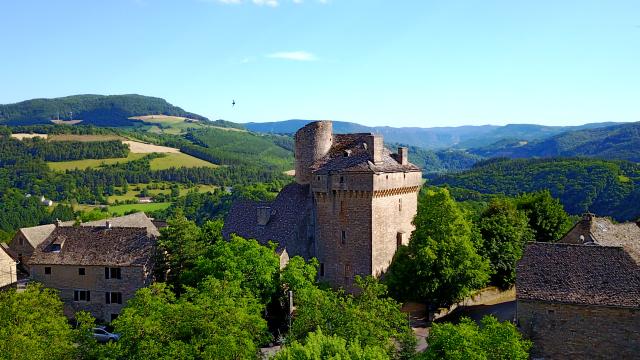 Chäteau de Montjézieu dans La Vallée du Lot
