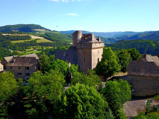 Chäteau de Montjézieu in the Lot Valley