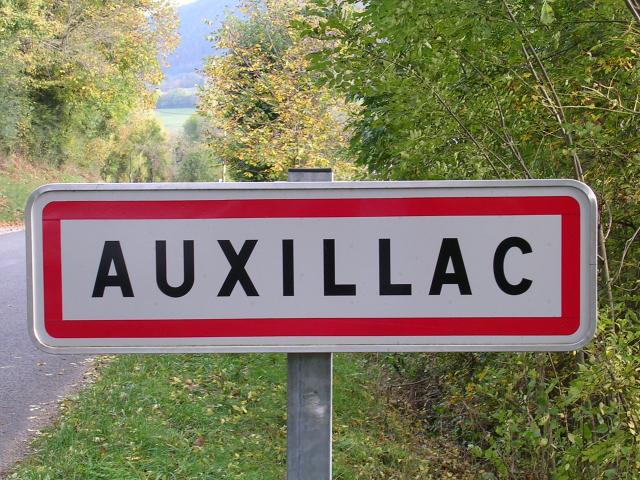 Auxillac sign in the Lot Valley.