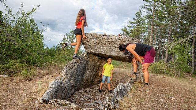 dolmen laumède causse sauveterre mégalithe