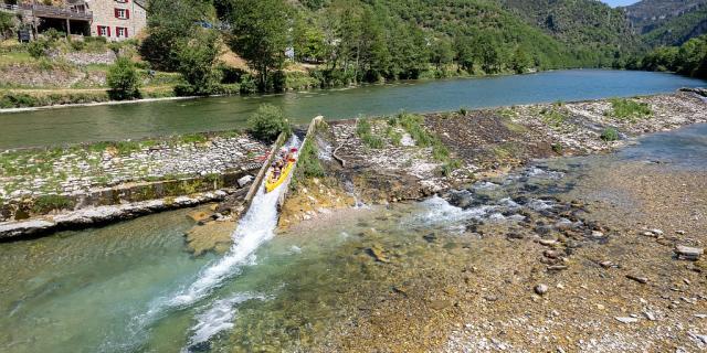 Canoeing on the Tarn at Les Vignes