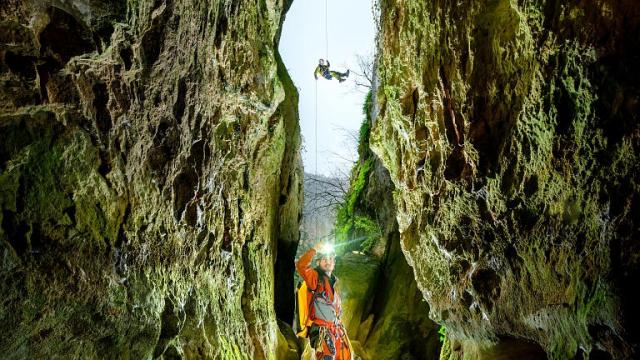 Abseiling down the Gorges du Tarn with your feet in the water