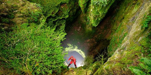 Abseiling at Aven de Deidou