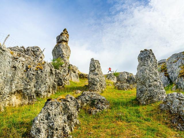 The chaos of Nîmes-le-Vieux on the Causse Méjean is made up of large rocks of varying shapes.