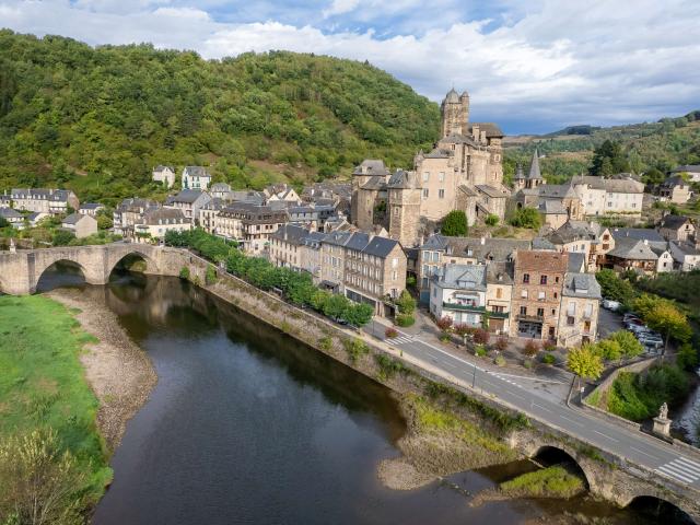 Medieval town, Estaing bridge.