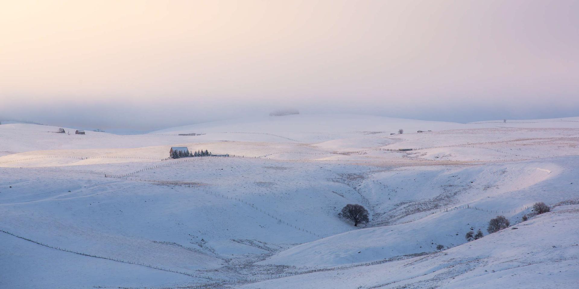 Plateau Aubrac neige Lozère vacances Noël
