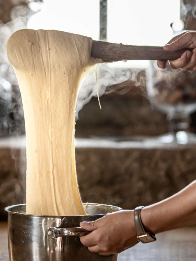 Aligot filant dans la casserole, recette.