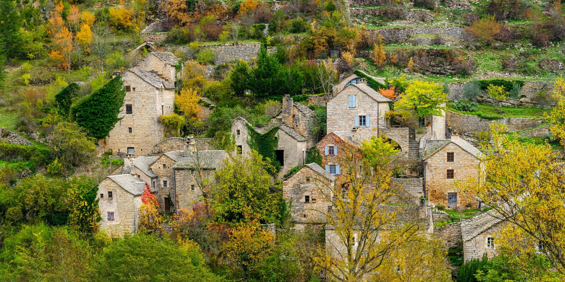 village hauterives automne gorges du tarn rivière