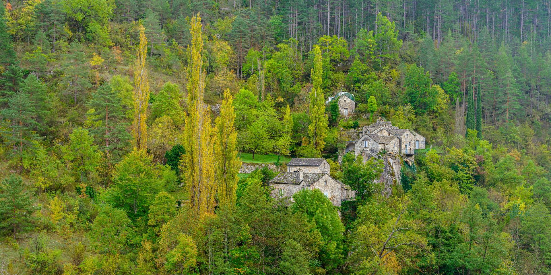 Hameau la Sablière automne gorges du tarn.