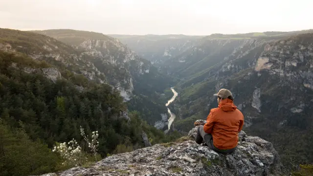Panorama gorges du tarn couple hiver