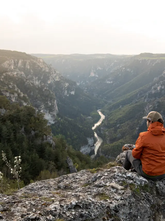 Panorama gorges du tarn couple hiver