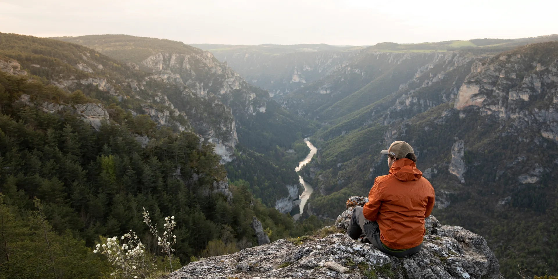 Panorama gorges du tarn couple hiver