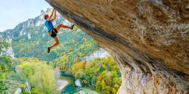 climbing cirque des baumes gorges du tarn