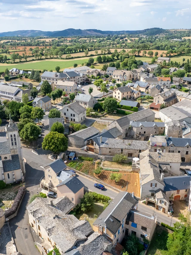 le massegros village causse sauveterre