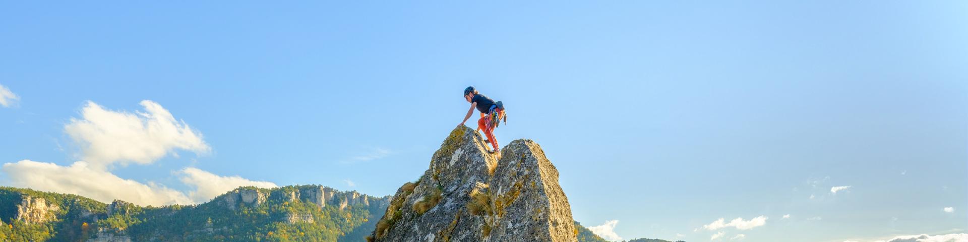 Rock climbing on Roc Aiguille gorges du tarn