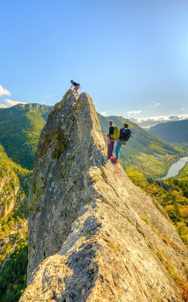 Rock climbing on Roc Aiguille gorges du tarn