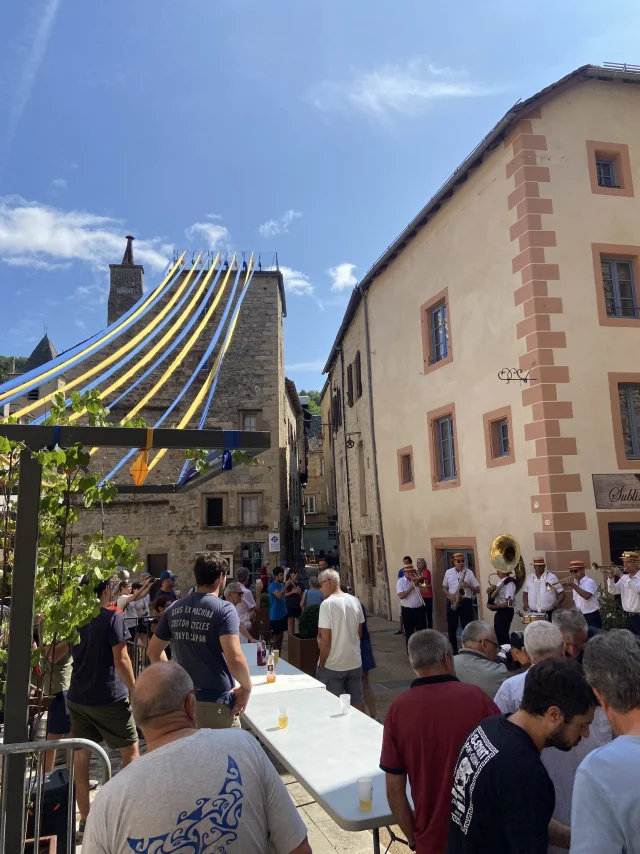 Fête de La Canourgue sur la place des Lavandières