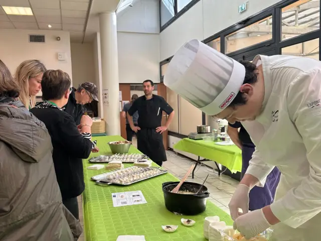 Fête de la truffe la Canourgue dégustation mets truffés