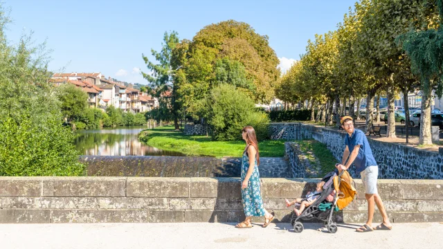 Pont rouge, Aurillac