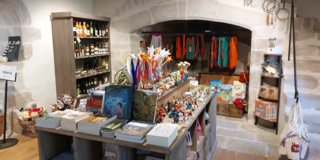 Boutique 2 Les Tours De Merle