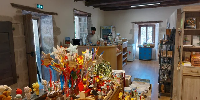 Boutique Les Tours De Merle