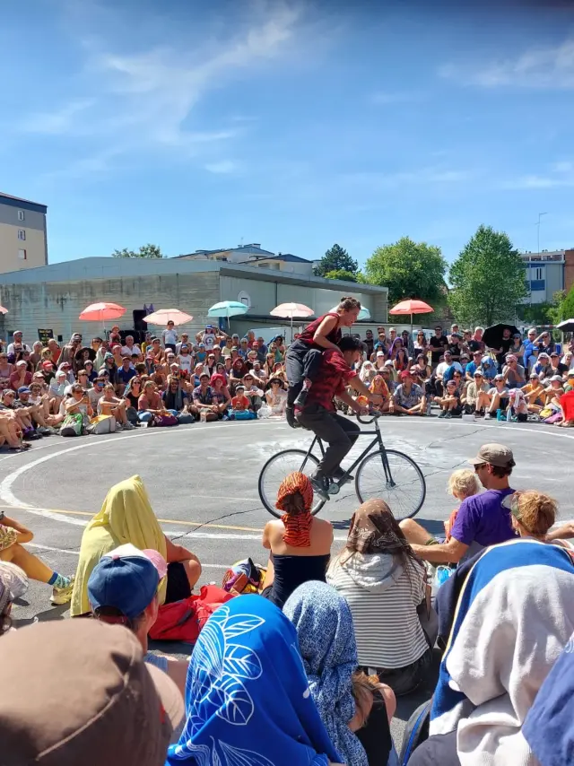 Ambiance du Festival de théâtre de rue d’Aurillac