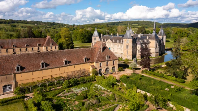 Château de Sully - visitez les châteaux de Saône-et-Loire