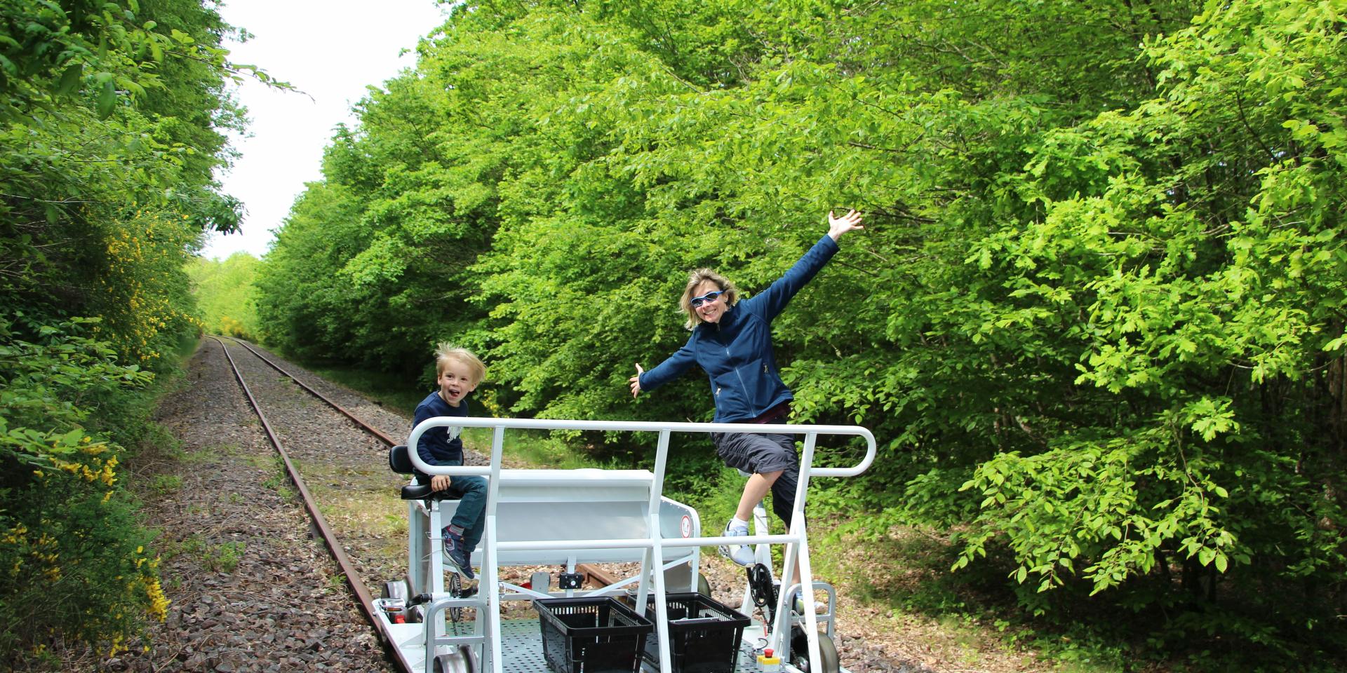 Maak een ritje met de Velorail van Morvanglobetrekkeuse